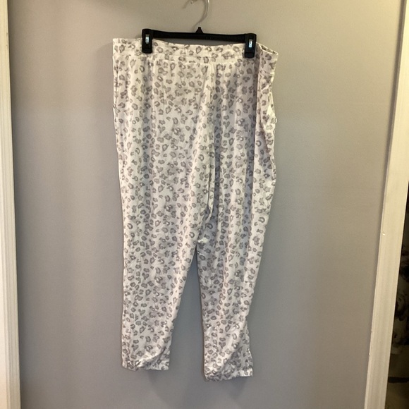 SONOMA Goods For Life pajama pant Woman’s 2X animal print banded bottom - Picture 5 of 16